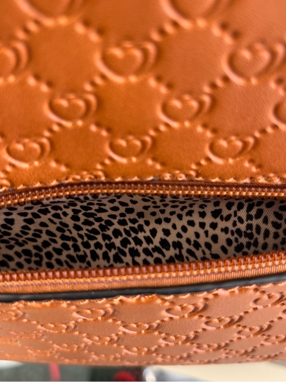 Chic Designer-Inspired Structured Tote - Picture 9 of 13